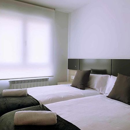 Ramon Y Cajal Suites De Luxe Leon Exterior photo