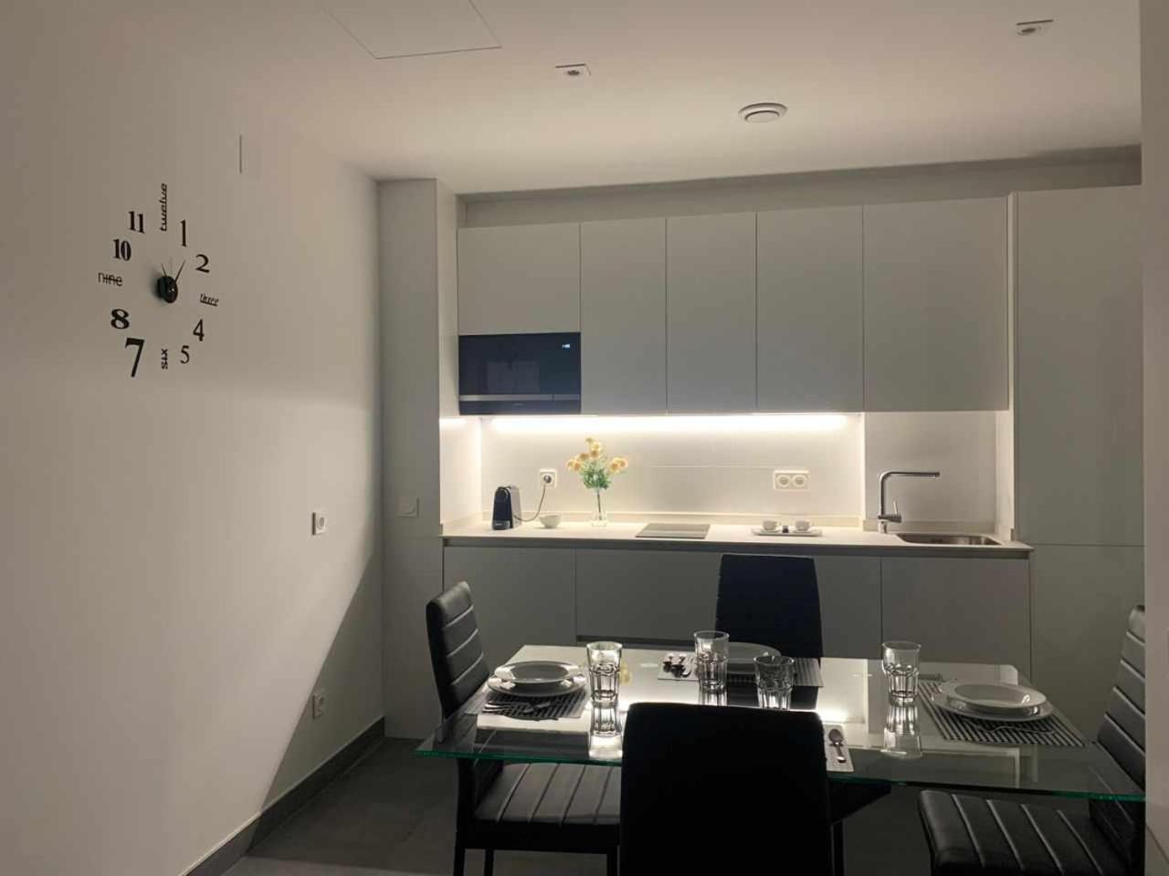 Ramon Y Cajal Suites De Luxe Leon Exterior photo